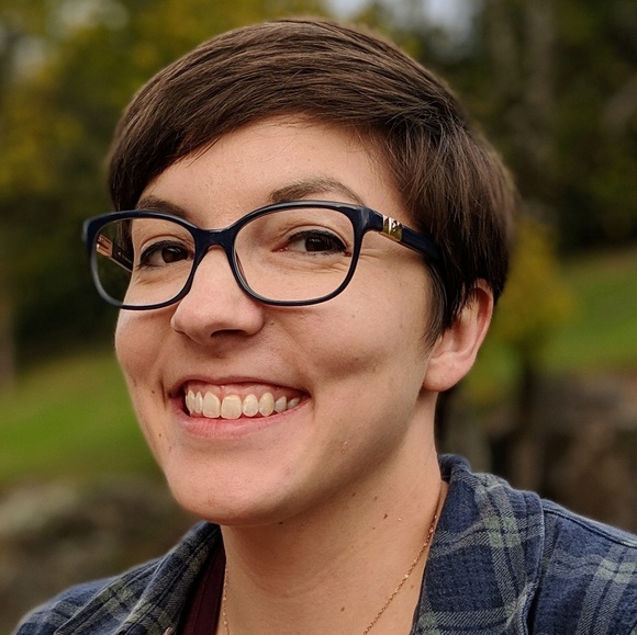 Meet your Posher, Stefani - Picture 1 of 1